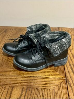 Plaid Fold-Over Cuff Ankle Boots in Black and Gray